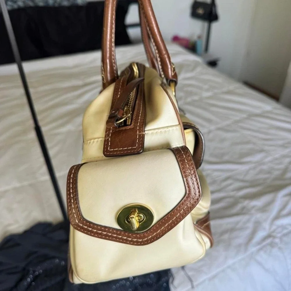 Coach 2005 Legacy white satchel leather trim‎ brass turnlocks y2k vintage